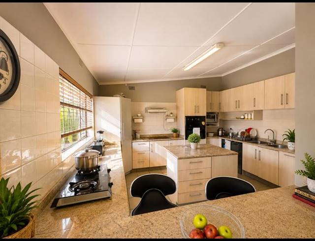 4 BEDROOM HOUSE FOR SALE IN DELVILLE